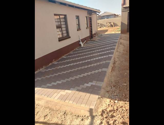 3 BEDROOM HOUSE FOR SALE IN DAWN PARK